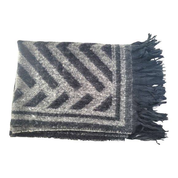 Fringed Scarf/Wrap/Shawl by H&M - Picture 7 of 8